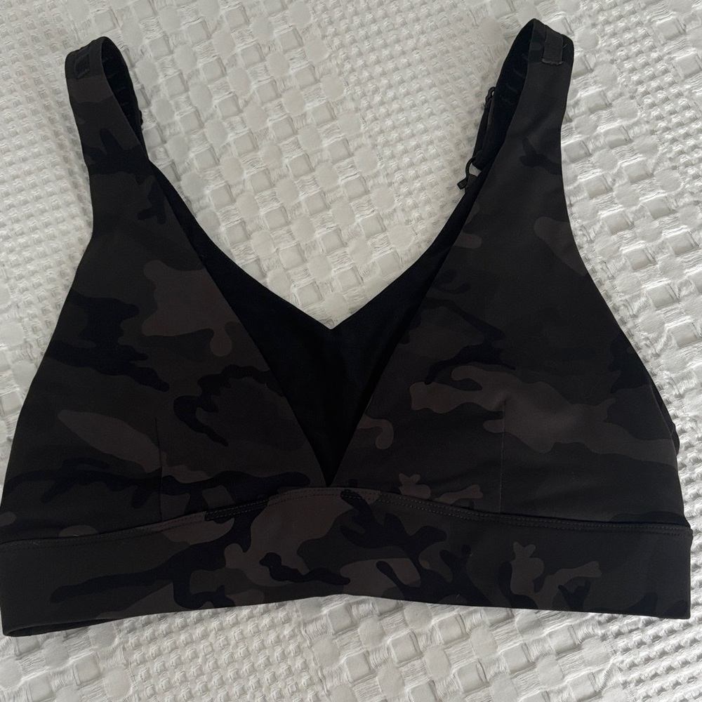Sleek Black Camouflage Sports Bra